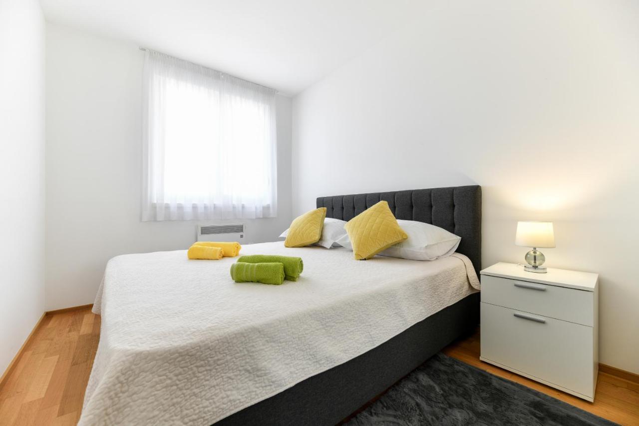 Modern Apartment For 2025' Vacation In Zadar Exteriör bild
