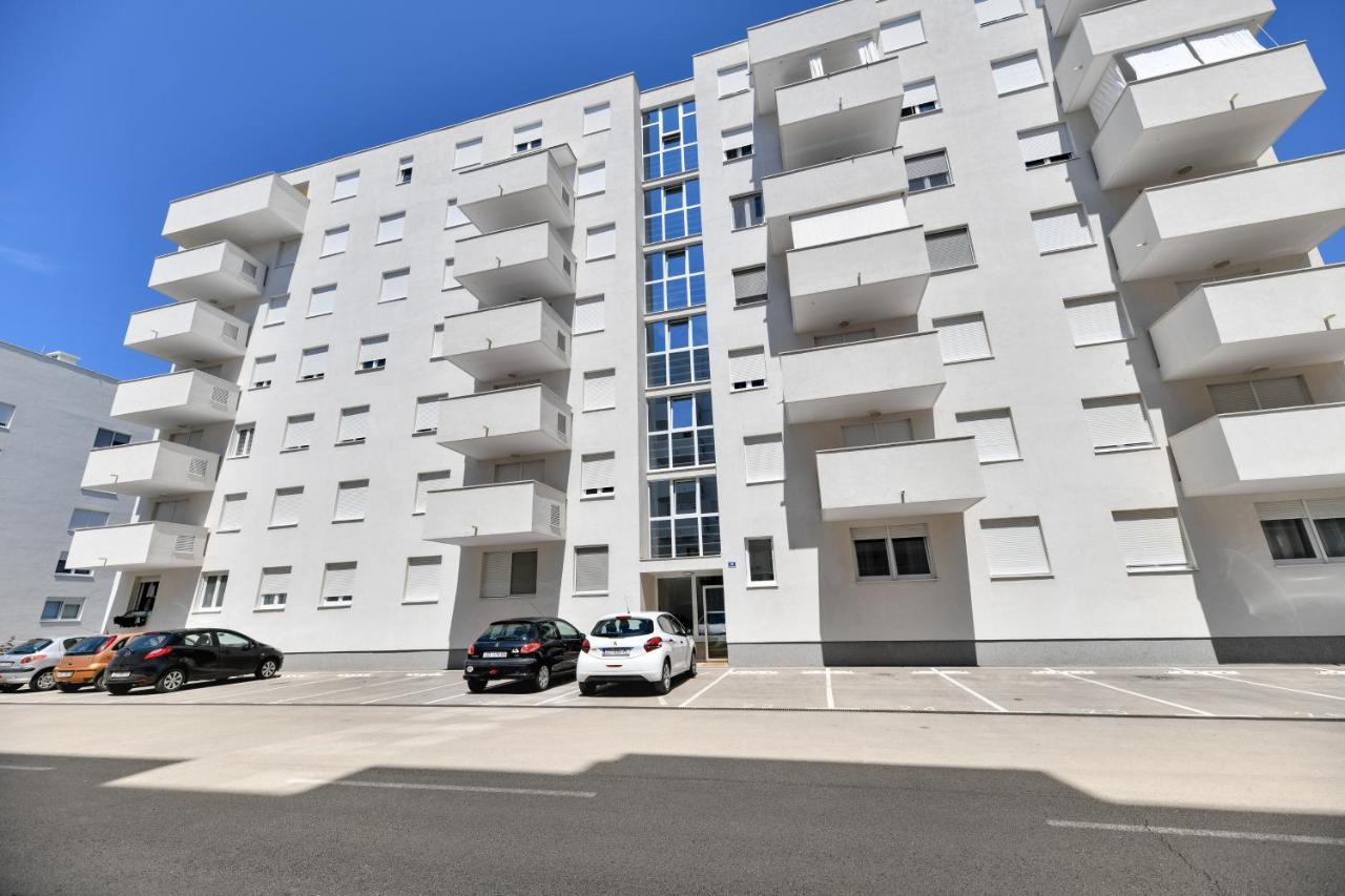 Modern Apartment For 2025' Vacation In Zadar Exteriör bild