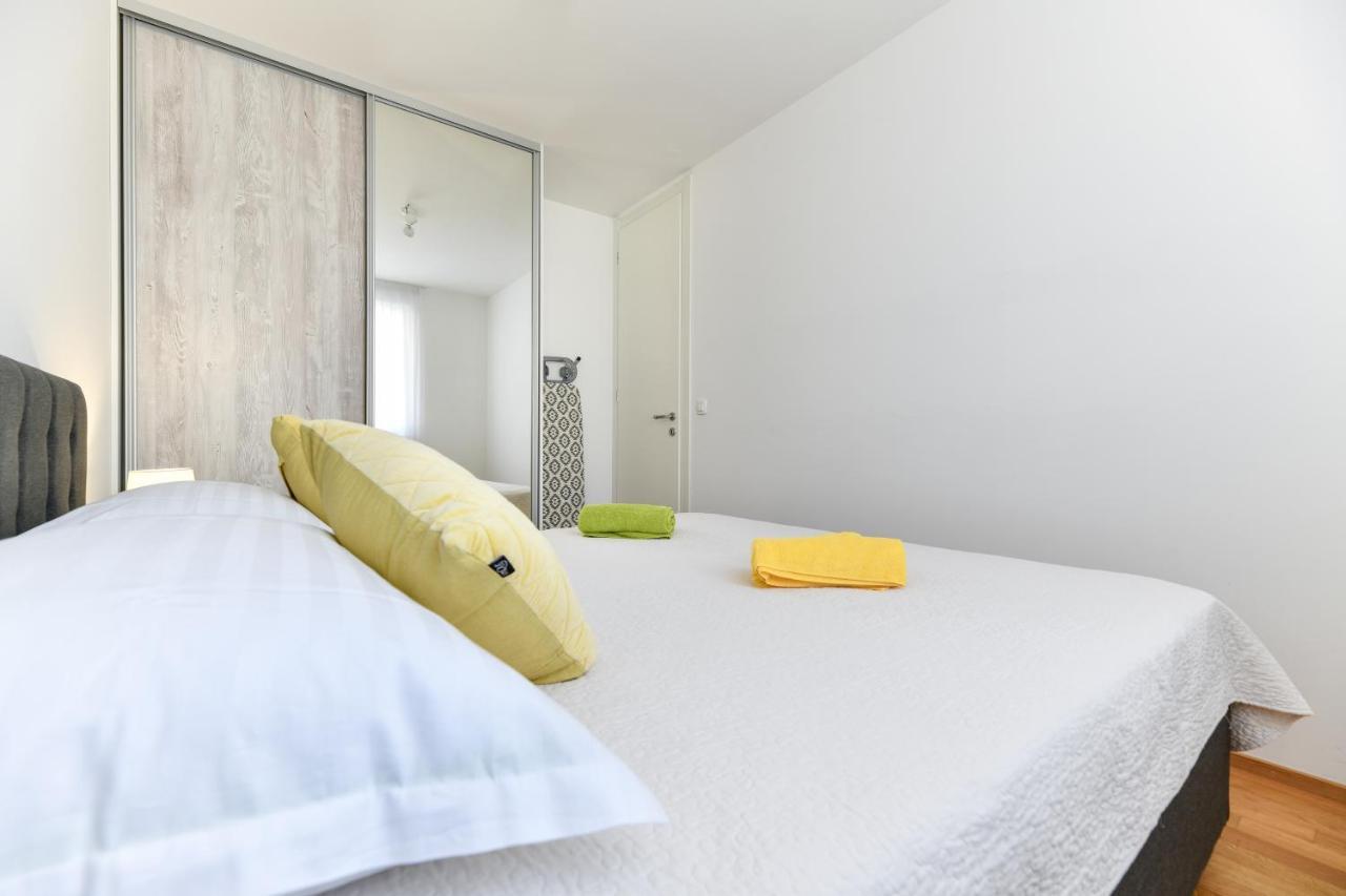 Modern Apartment For 2025' Vacation In Zadar Exteriör bild