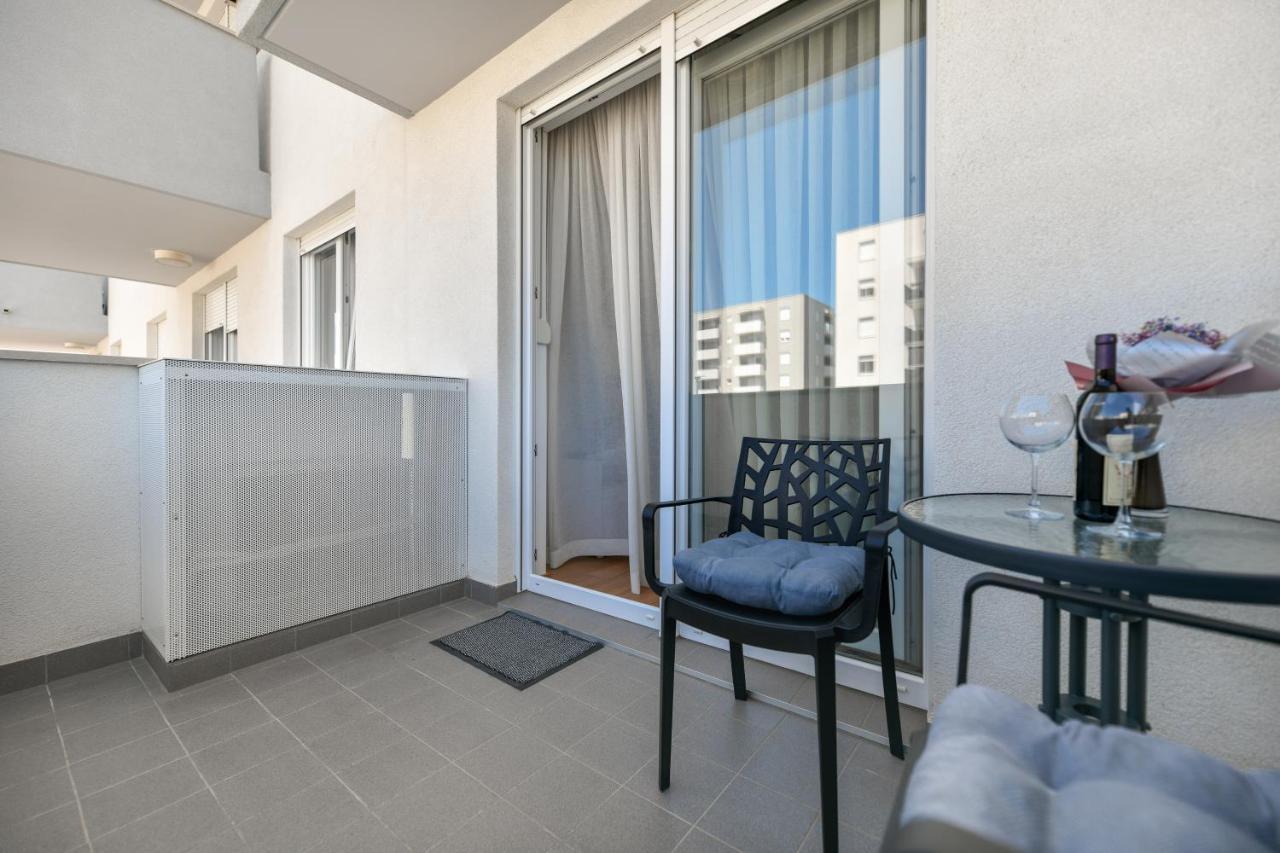 Modern Apartment For 2025' Vacation In Zadar Exteriör bild