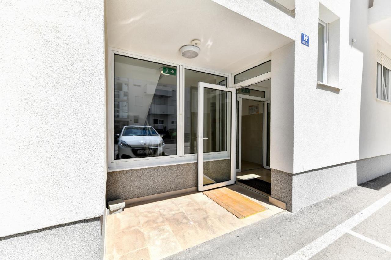 Modern Apartment For 2025' Vacation In Zadar Exteriör bild